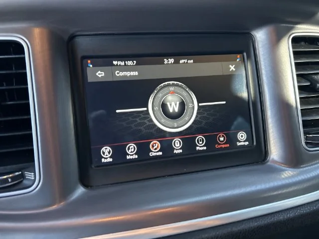 Used 2022 White Dodge SXT image 20