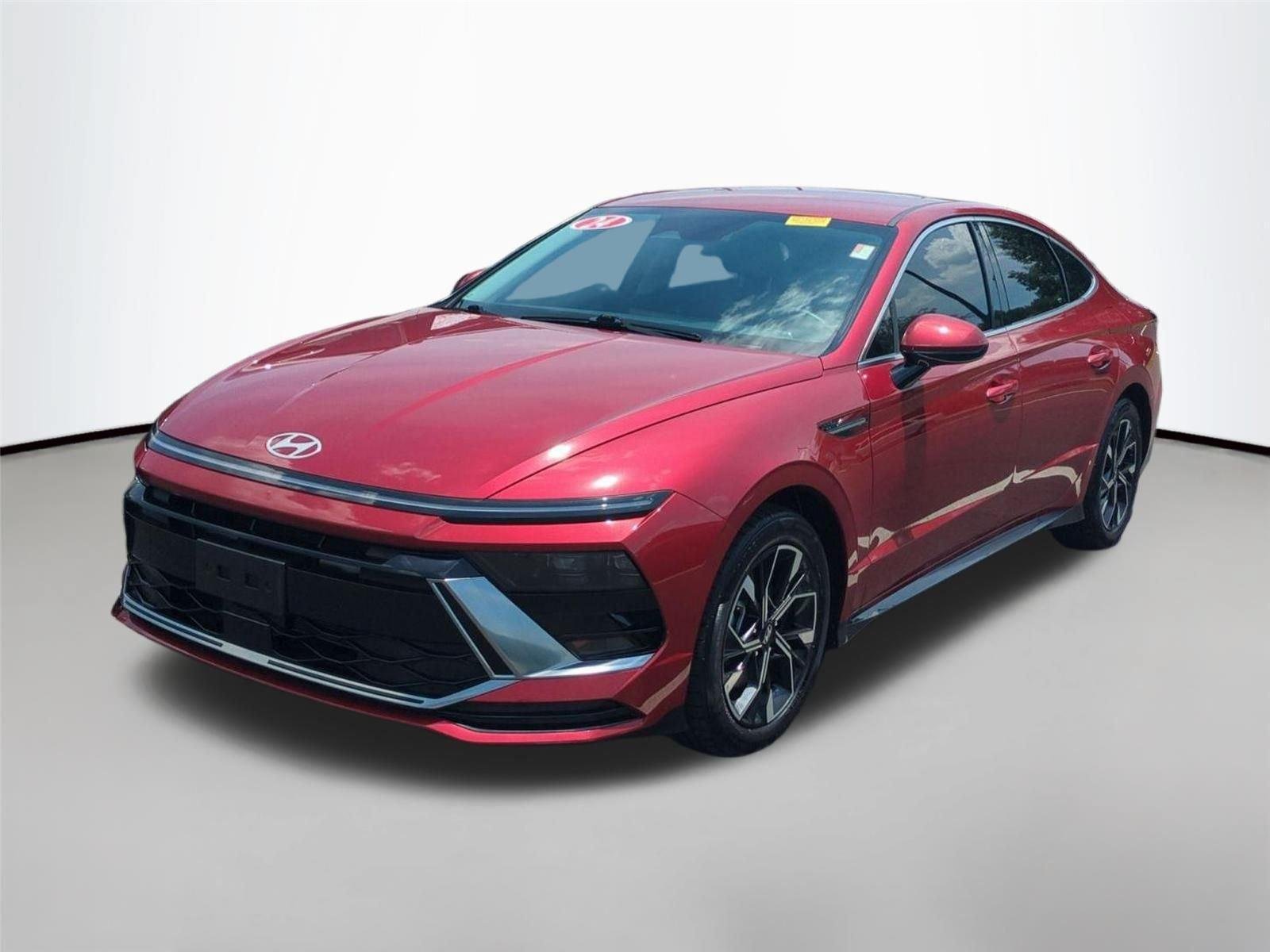 Used 2024 Ultimate red Hyundai SEL image 3