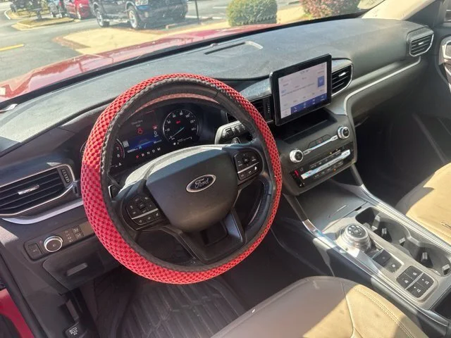 Used 2020 Red Ford XLT image 14