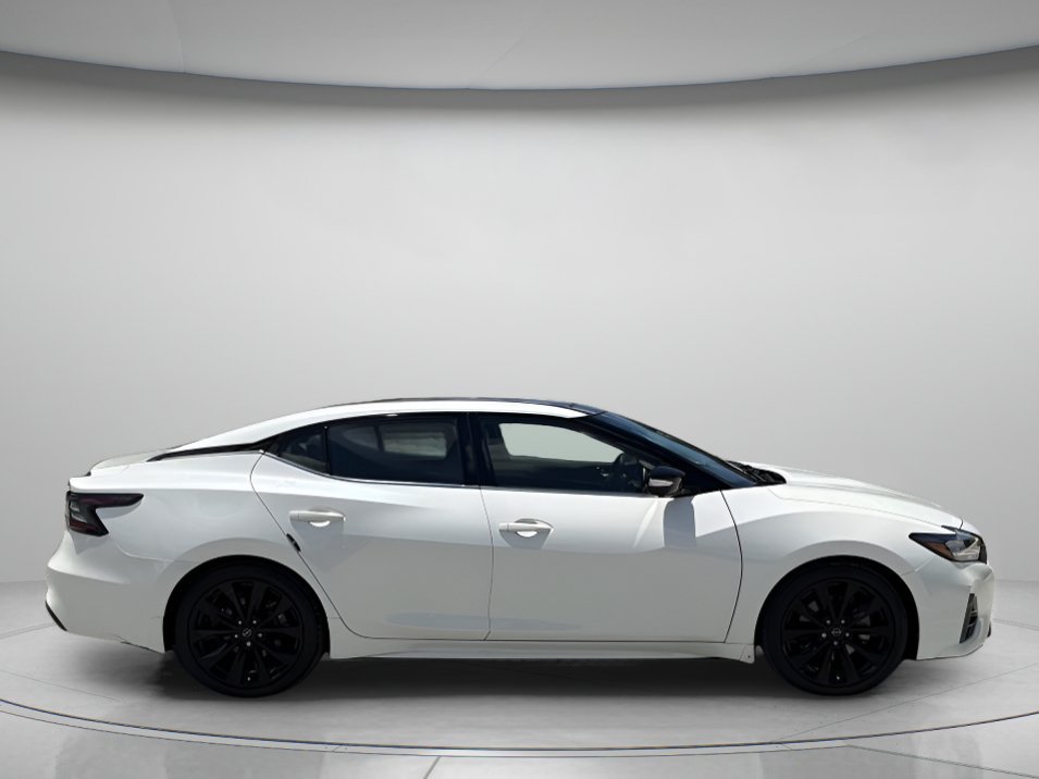 Used 2023 Pearl White Tricoat Nissan SR image 2