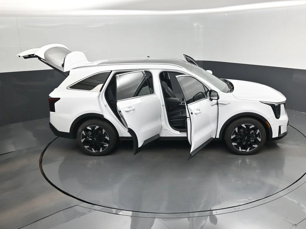 Certified Used 2025 White Kia SX image 18