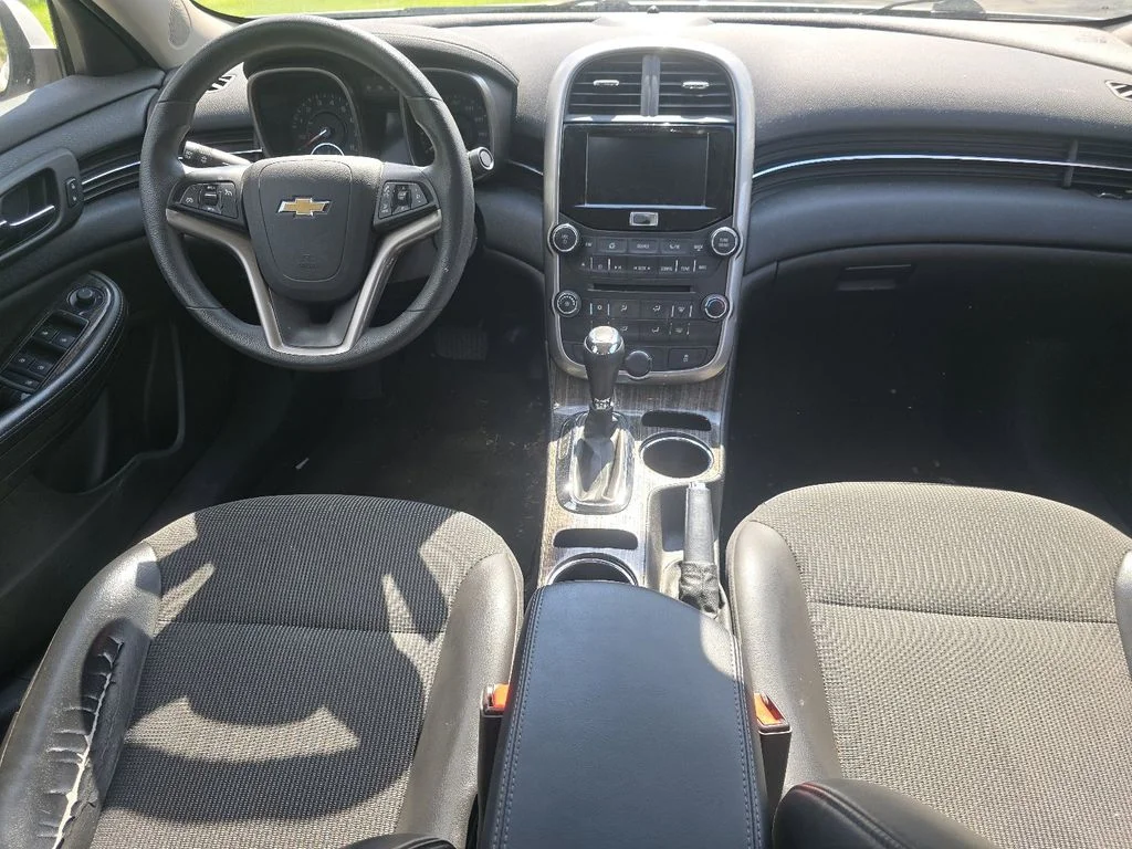 Used 2015 White Chevrolet LT image 17