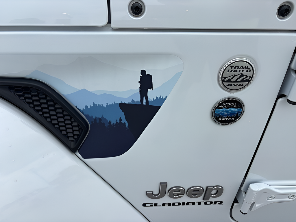 Used 2022 White Jeep Overland image 39