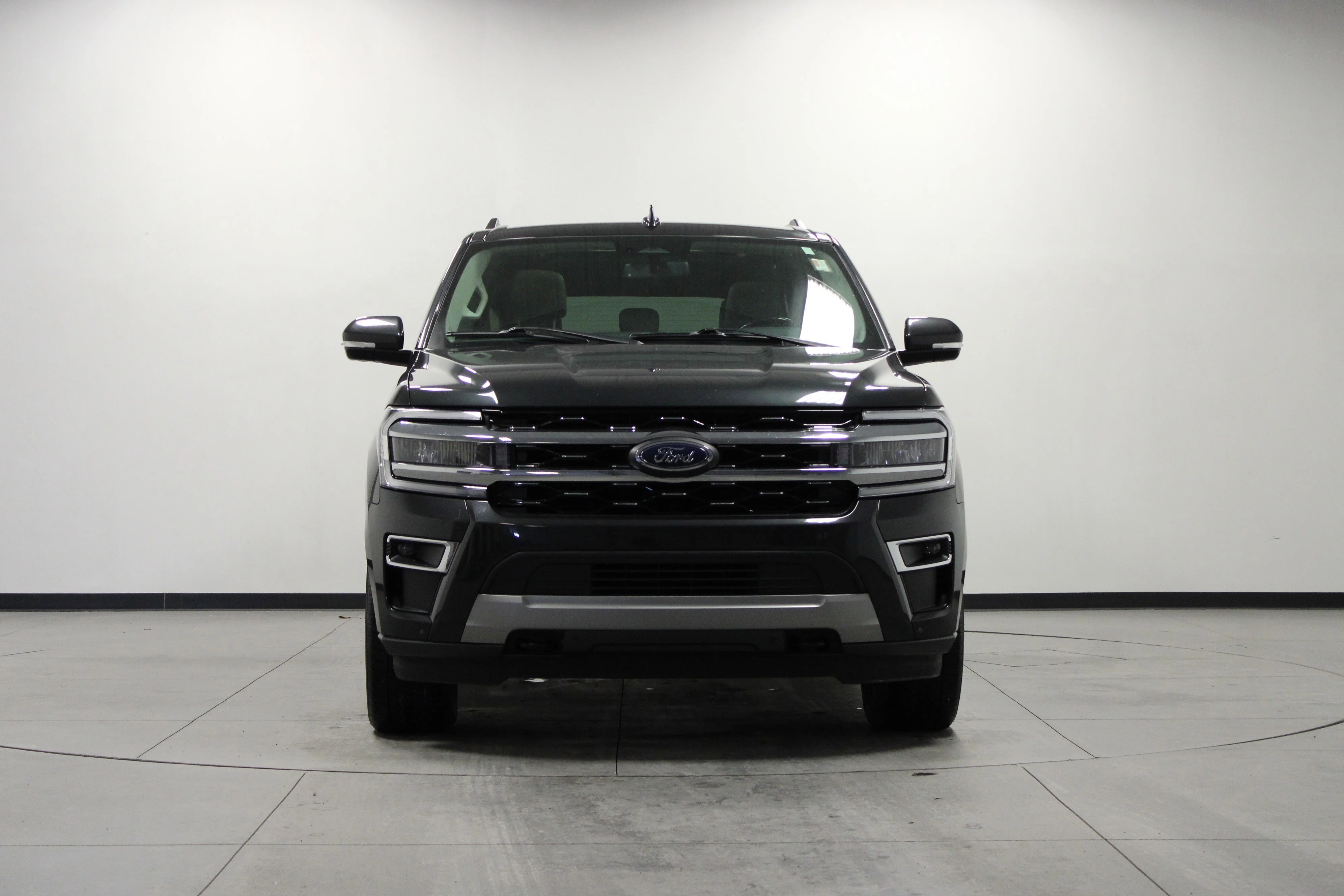 Used 2022 Dark Matter Metallic Ford Limited image 9