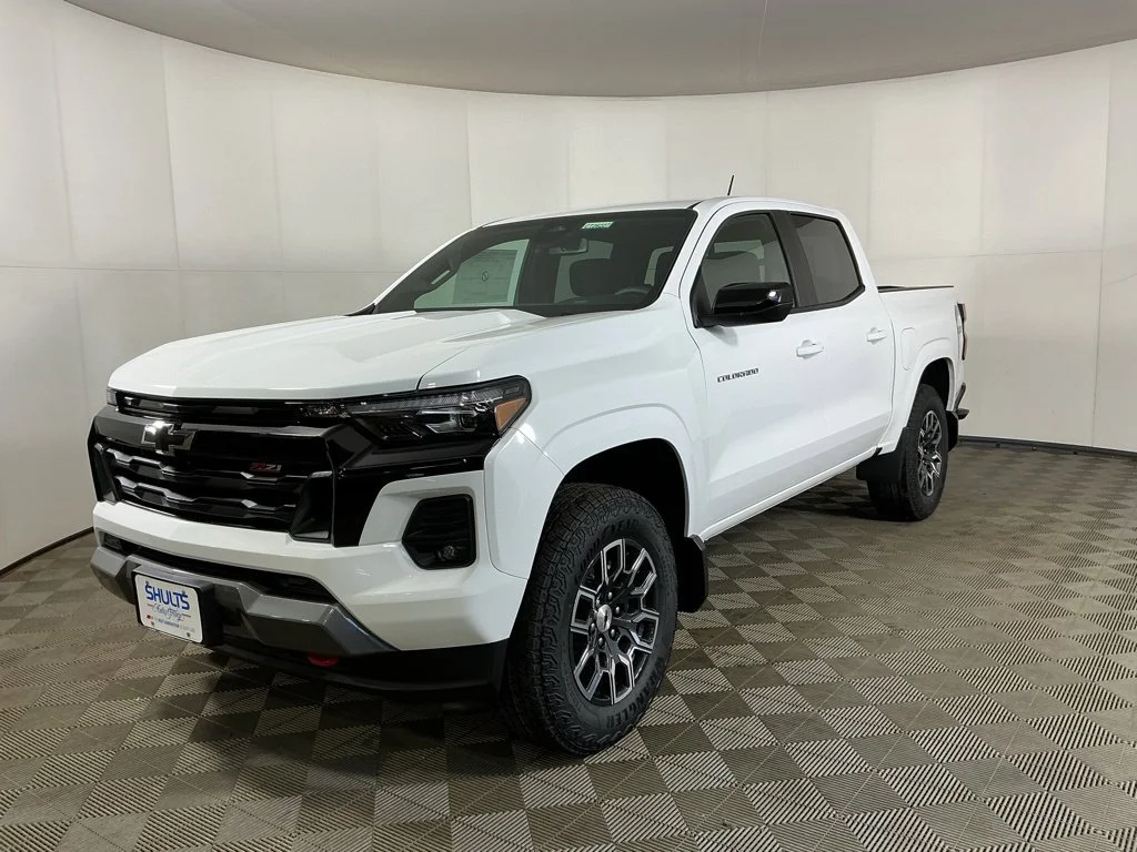 New 2026 Summit White Chevrolet Z71 image 3