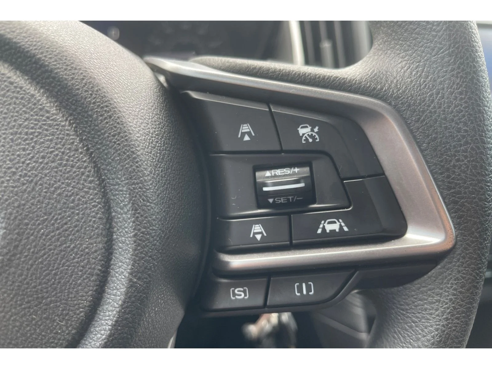Used 2022 Crystal White Pearl Subaru Premium image 34