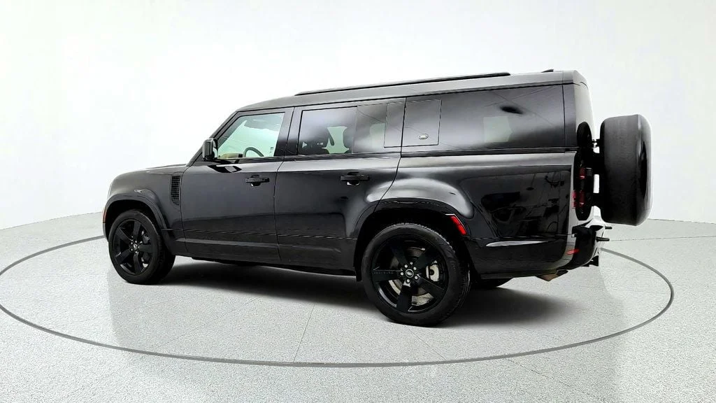 Used 2024 Santorini Black Metallic Land Rover 130 P400 X-Dynamic SE w/ 22
