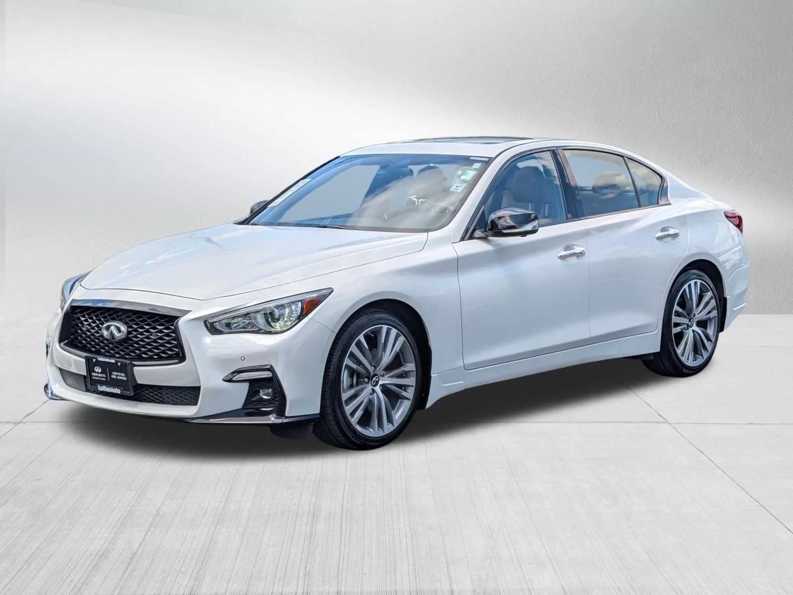 Certified Used 2024 Majestic White INFINITI SENSORY image 3