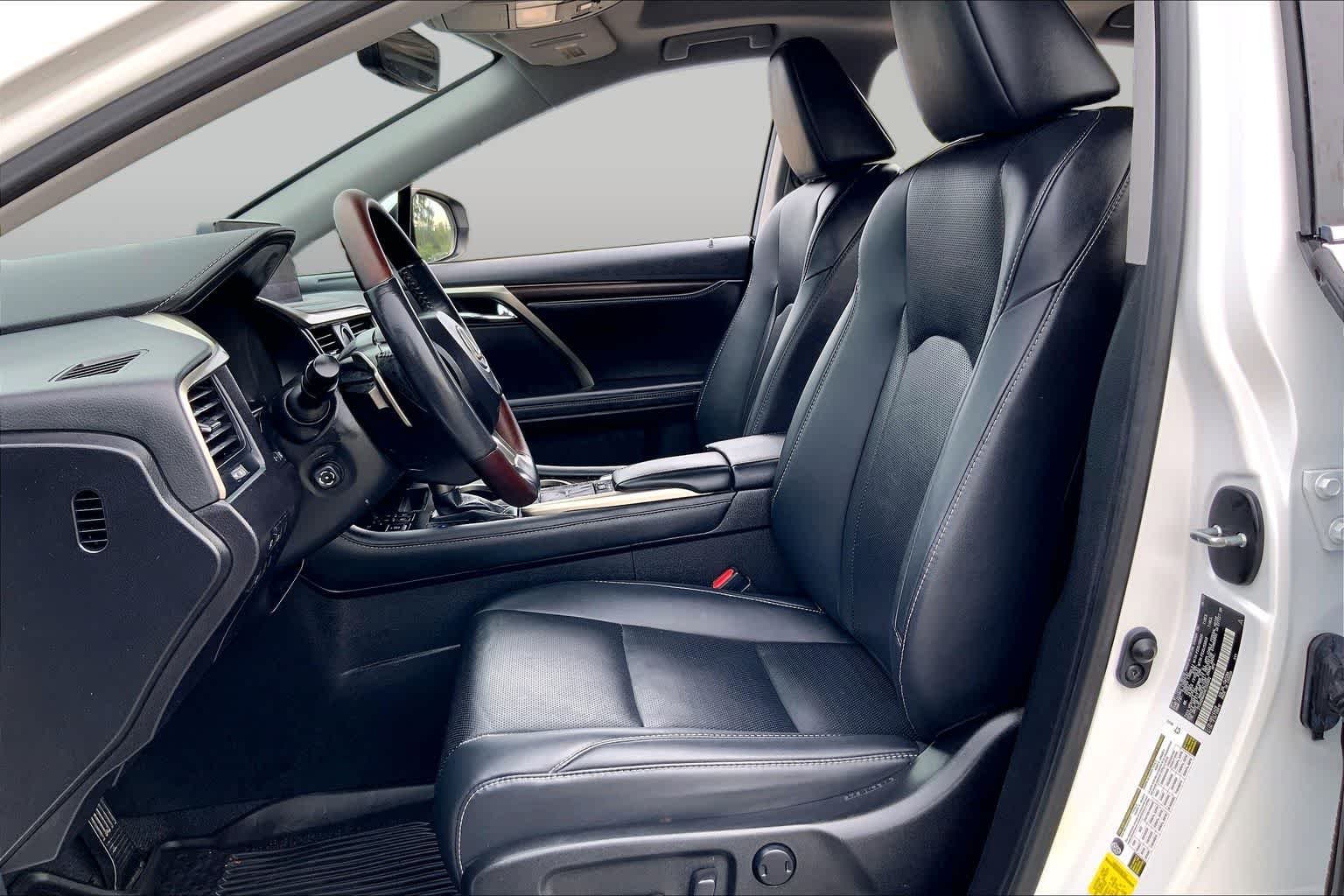 Used 2022 Eminent White Pearl Lexus  image 8
