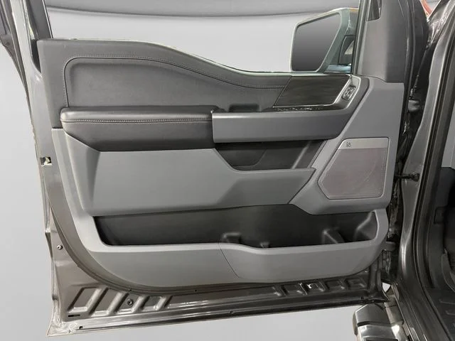 Used 2025 Gray Ford Lariat image 13