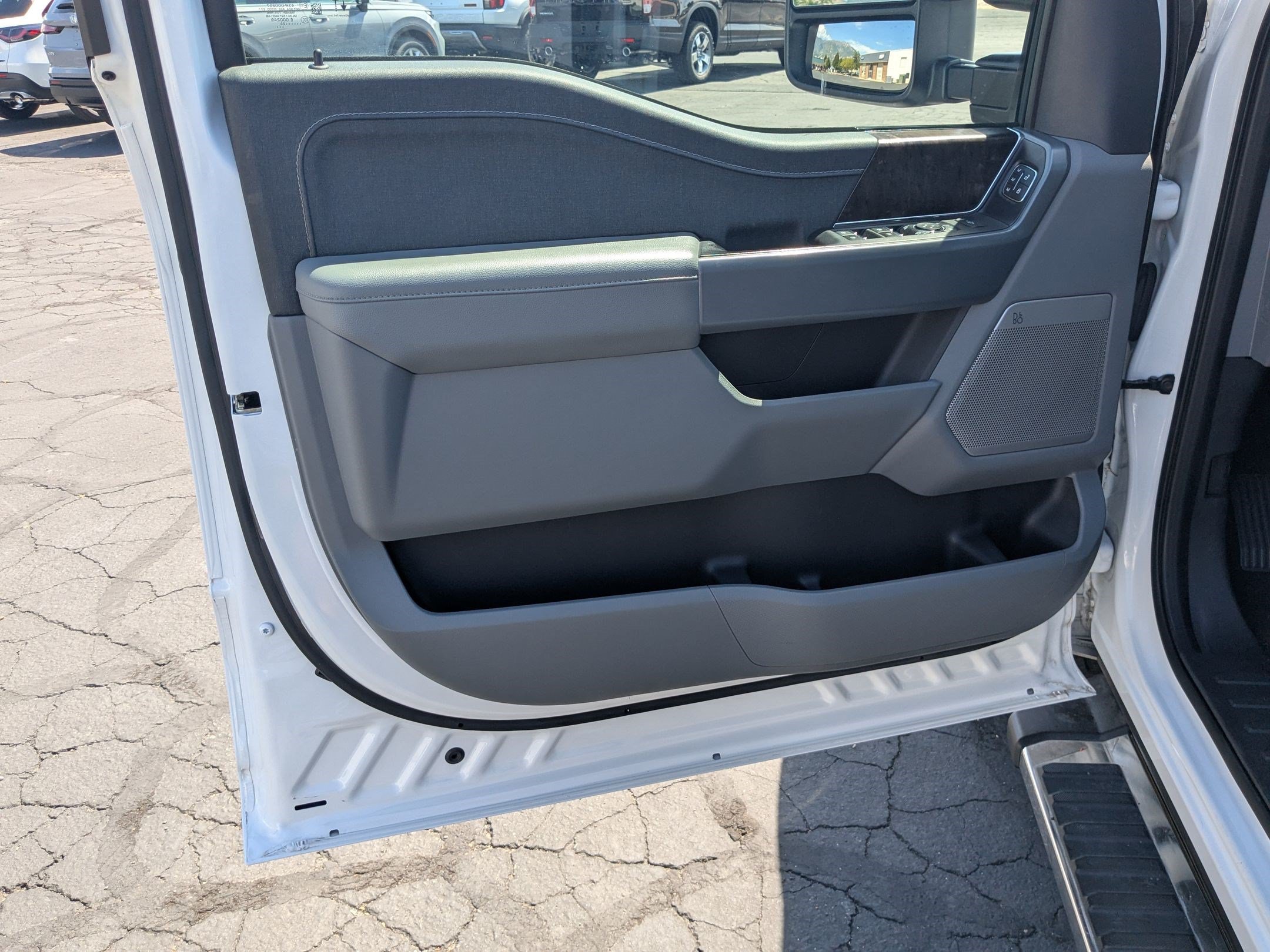 Used 2023 Oxford White Ford LARIAT image 15