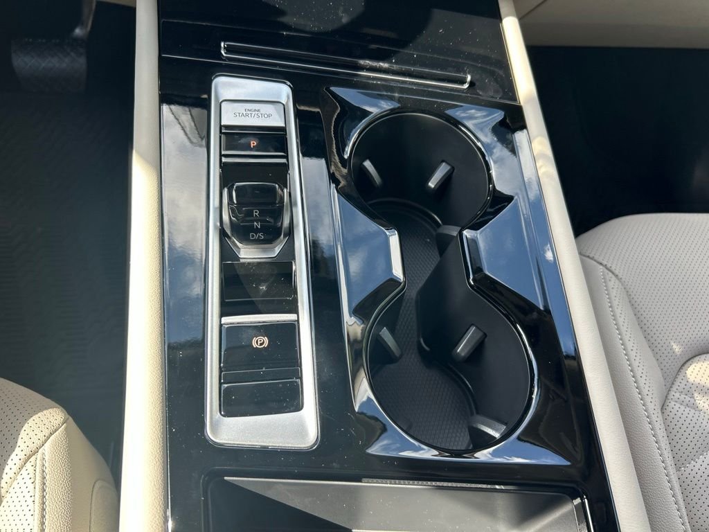New 2026 White/off-white Volkswagen 2.0T SE w/Technology image 60