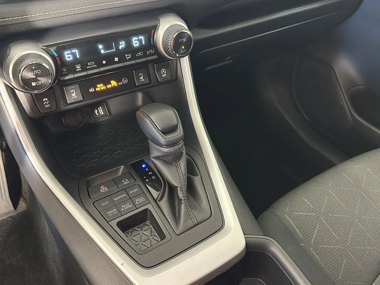 Used 2024 Ice Cap Toyota XLE image 17