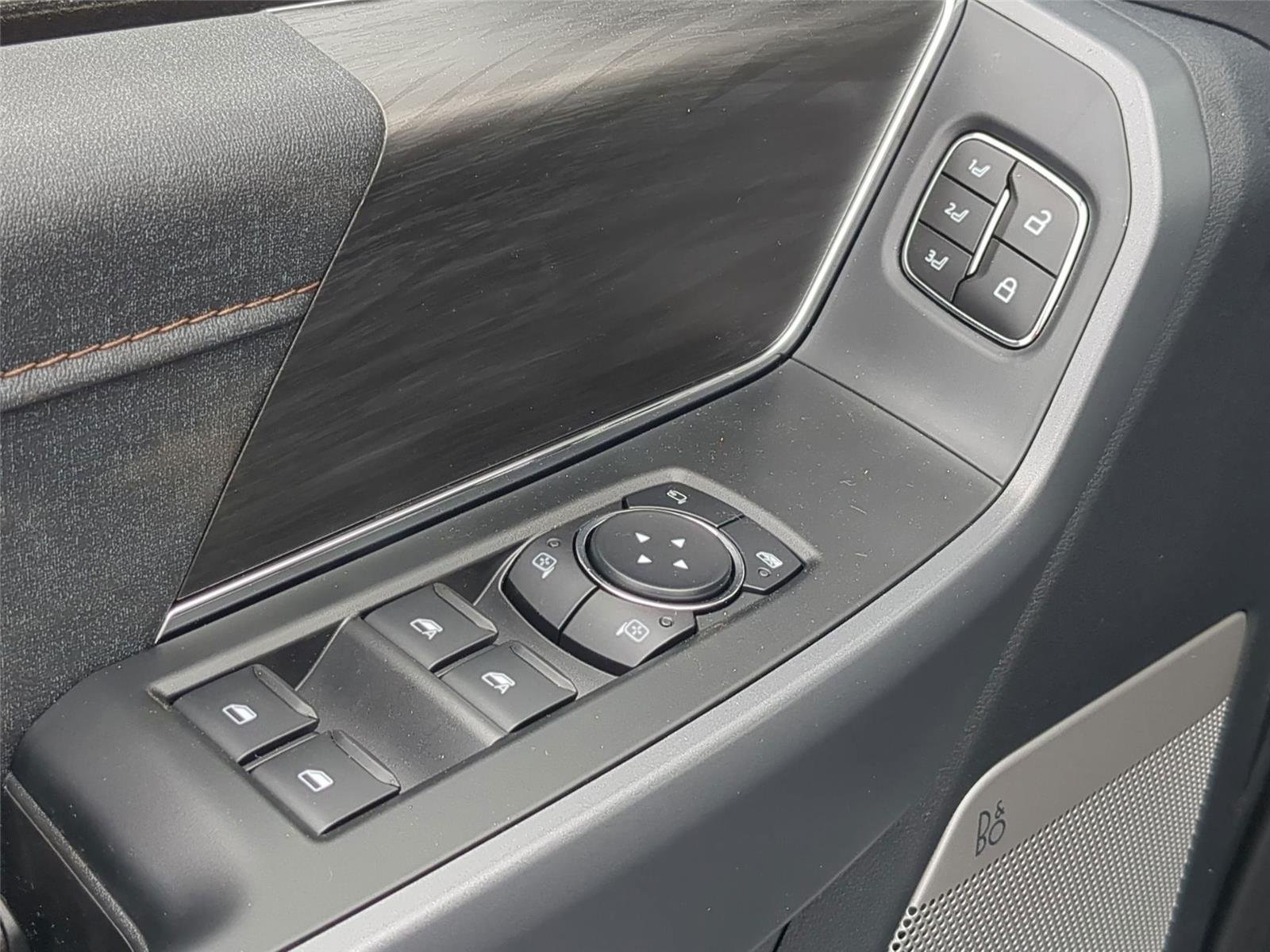 New 2026 Star White Metallic Tri-Coat Ford Lariat® image 16