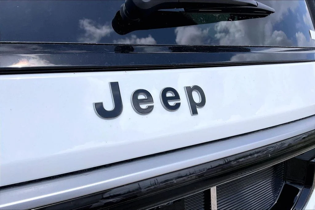 New 2026 Jeep Grand Wagoneer 4D Sport Utility