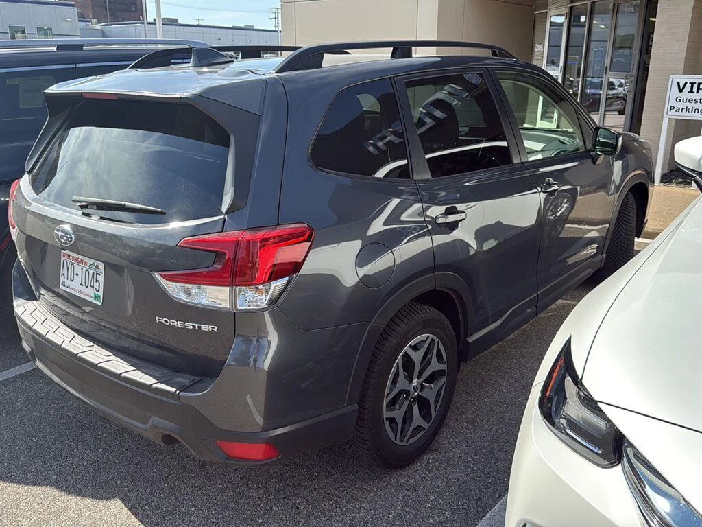 Used 2021 Magnetite Gray Metallic Subaru Premium image 8