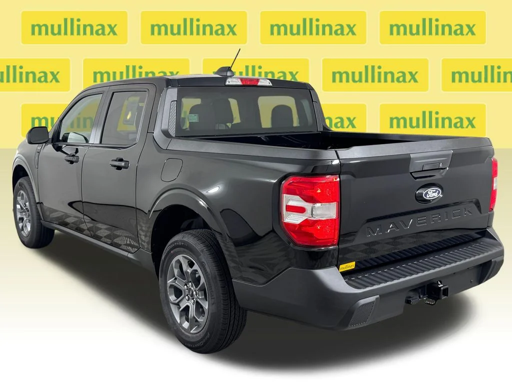 New 2026 Black Ford XLT image 4
