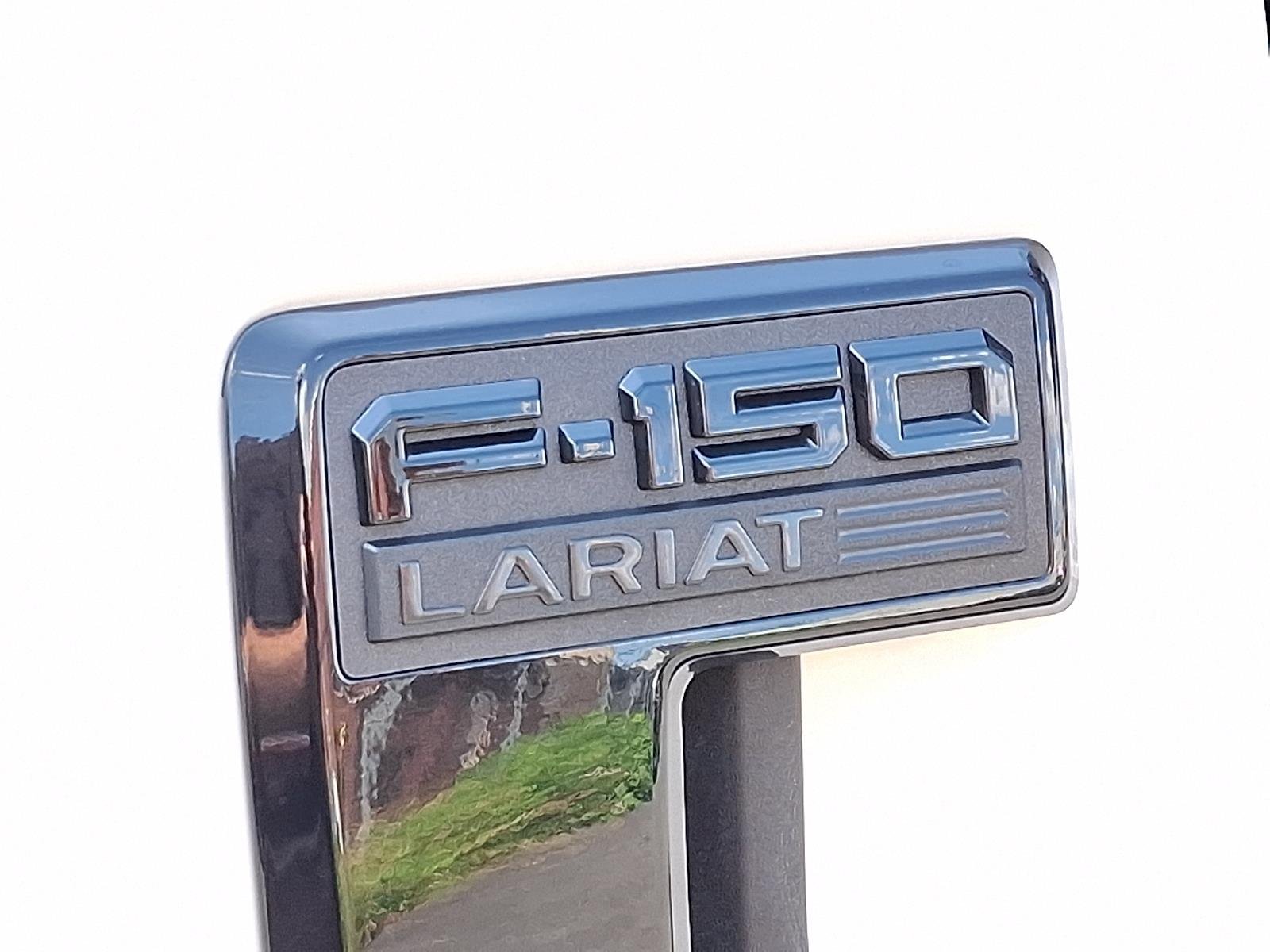 Used 2025 Star White FORD TRUCK LARIAT image 30