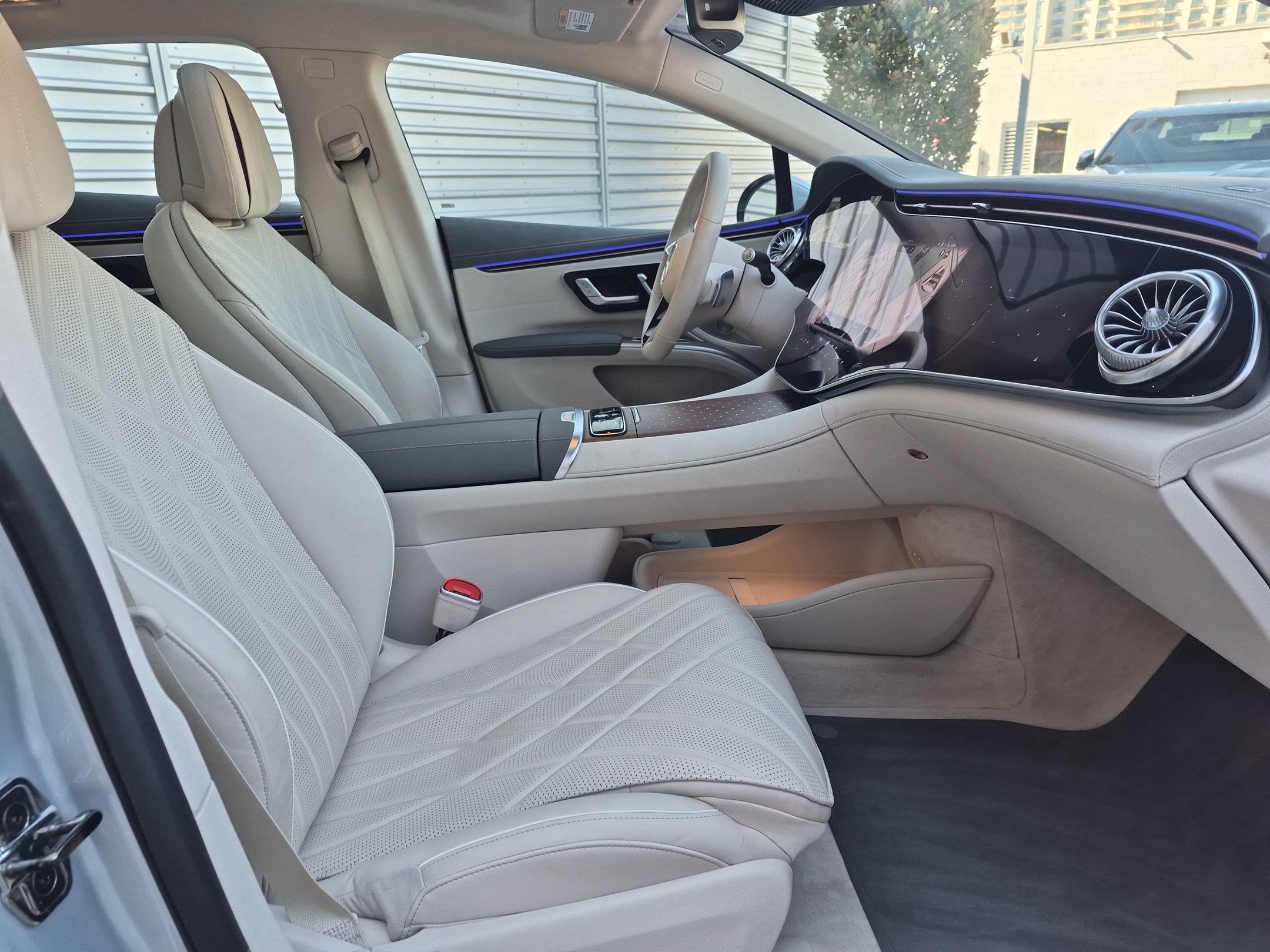 Certified Used 2024 Cirrus Silver Metallic Mercedes-Benz EQS 580 image 31