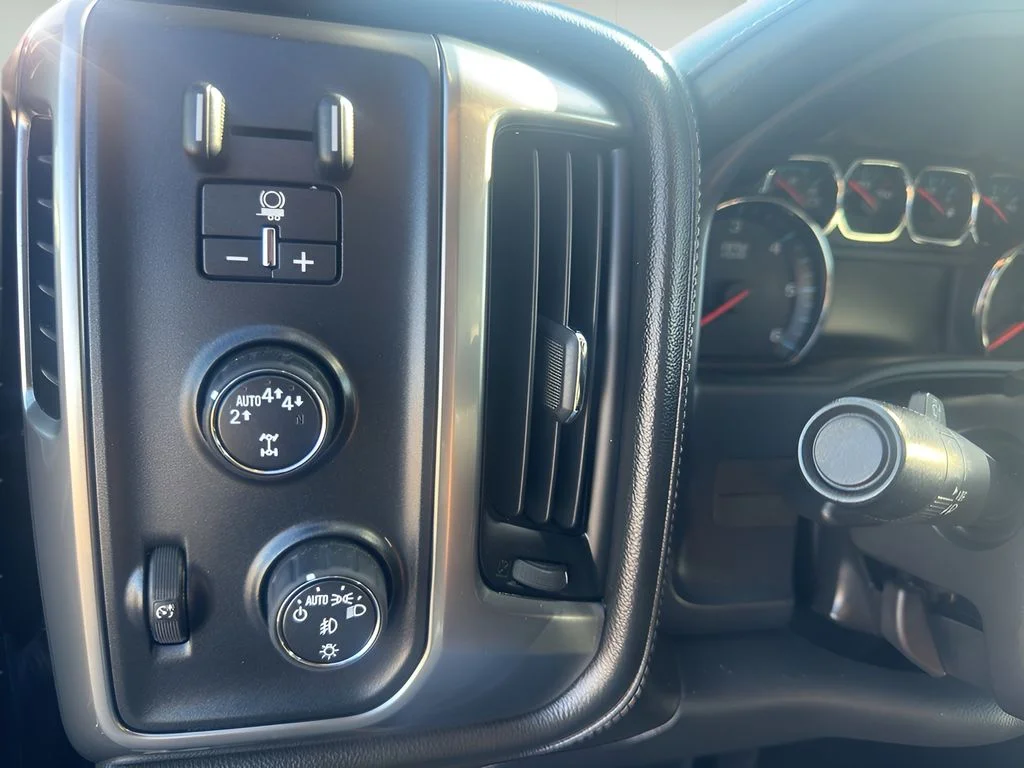 Used 2018 GRAPHITE METALLIC Chevrolet LTZ image 22