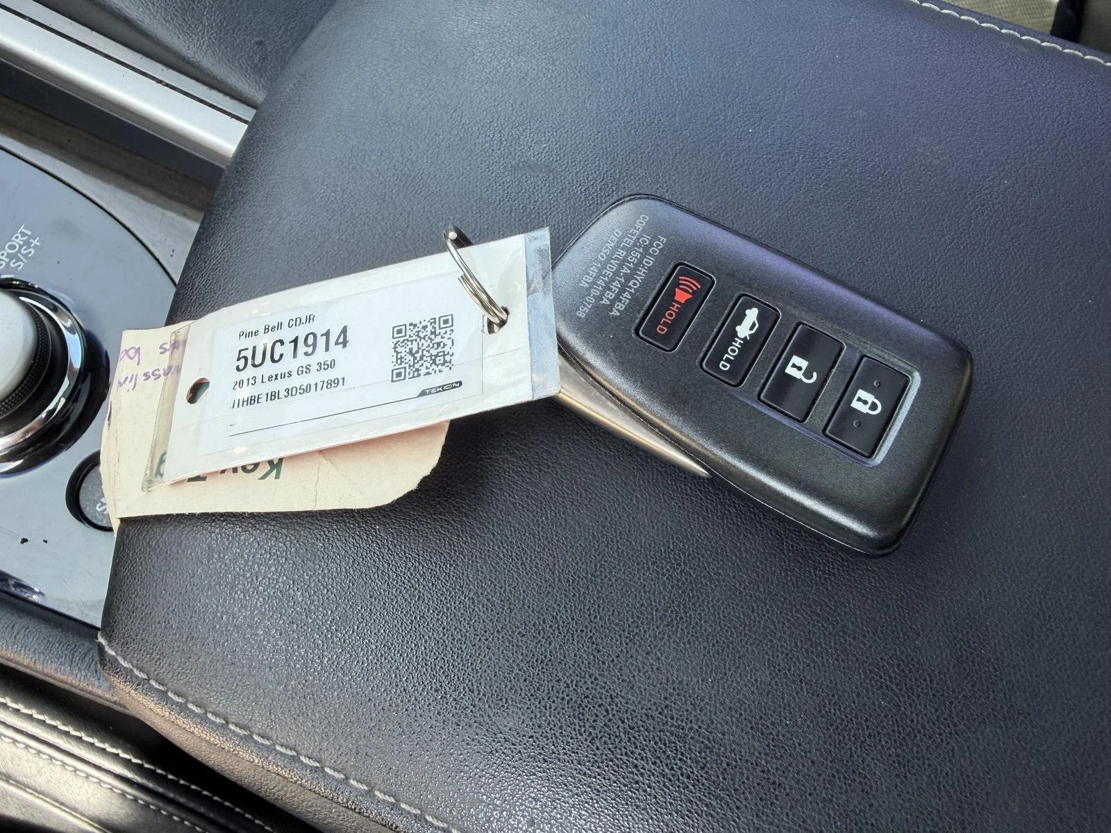 Used 2013 Obsidian Lexus 4dr Sdn RWD image 12