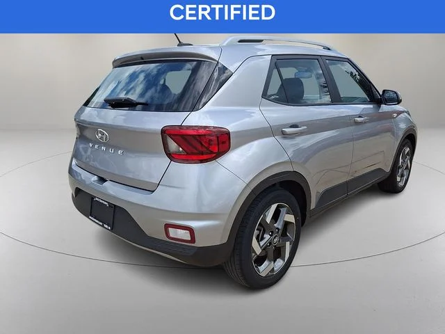 Used 2023 Silver Hyundai SEL image 11
