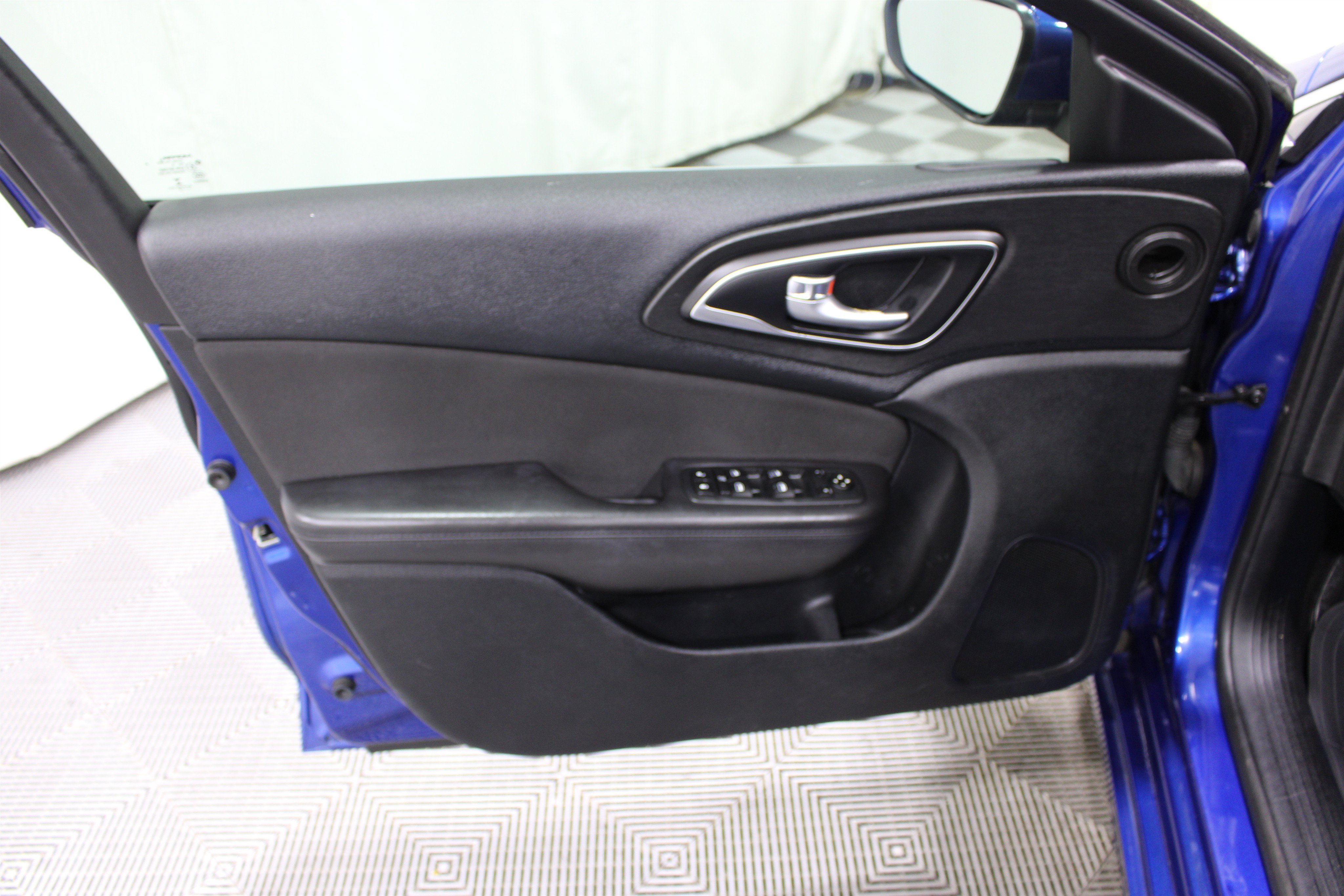 Used 2015 Vivid Blue Pearlcoat Chrysler Limited image 6