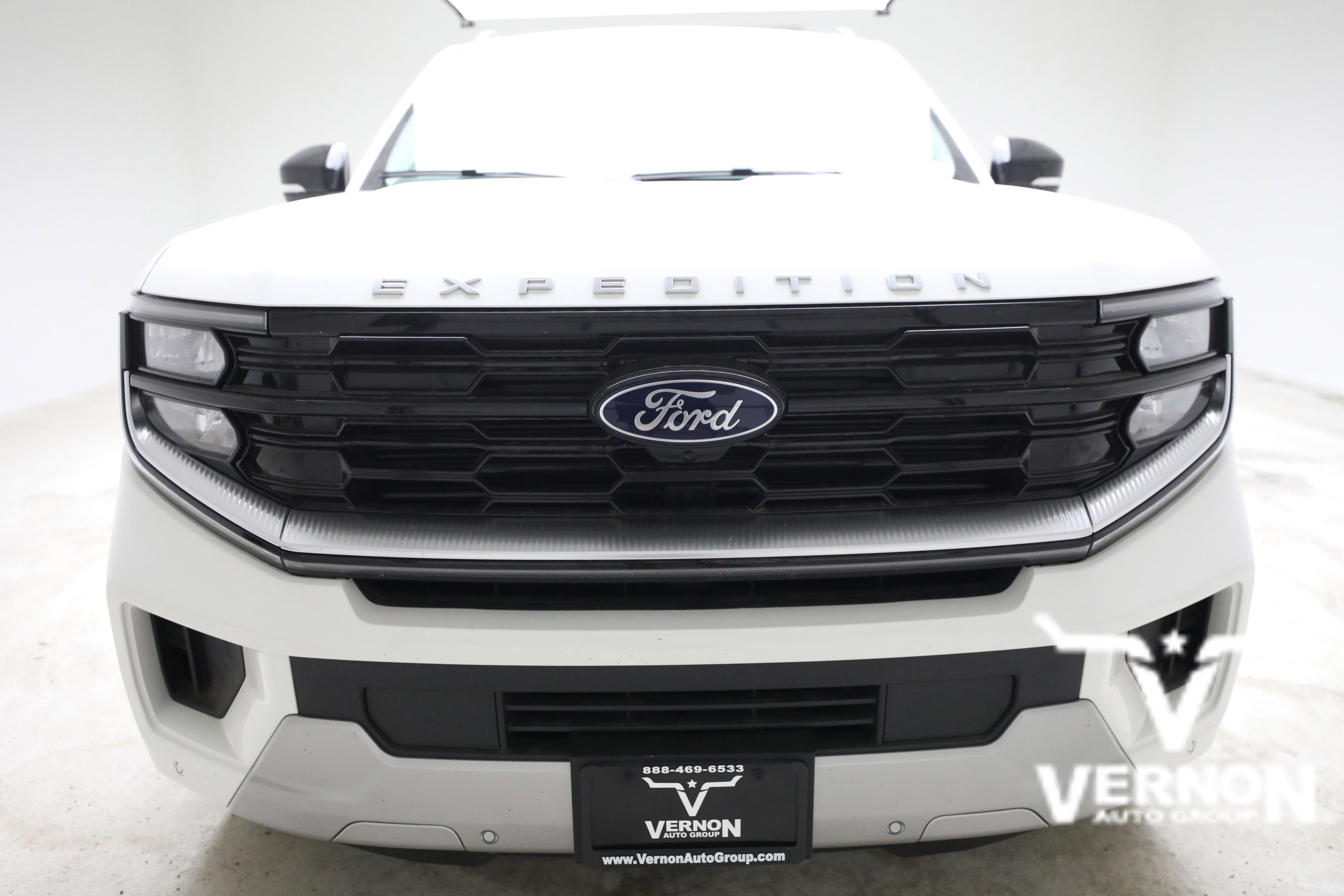New 2026 Star White Metallic Tri-Coat Ford  image 8
