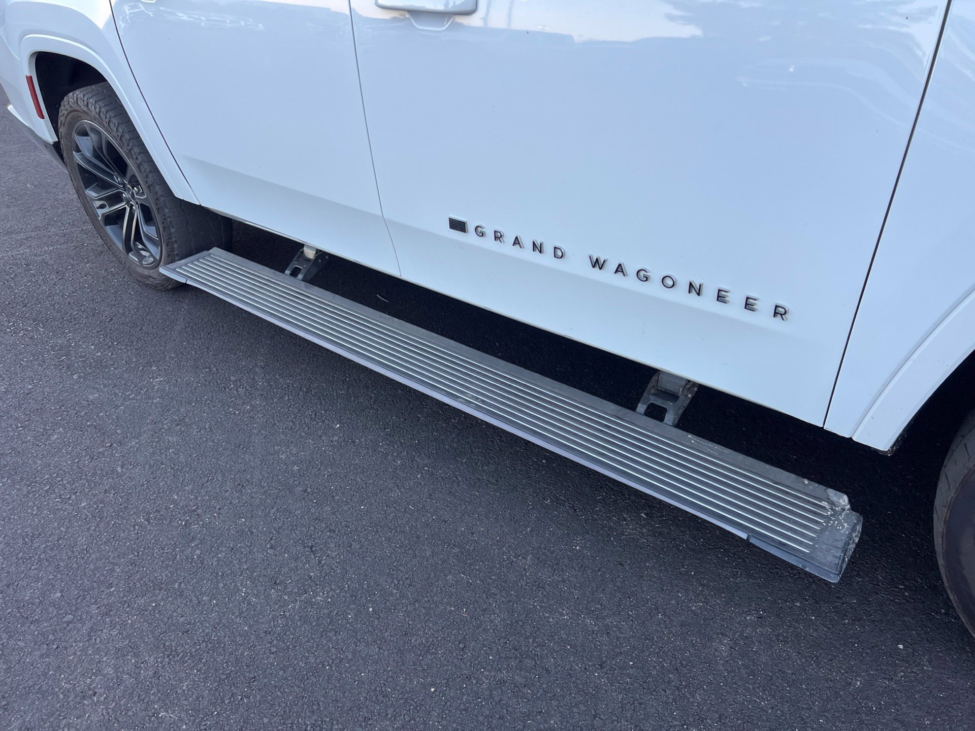 Used 2024 White Jeep Series II image 21