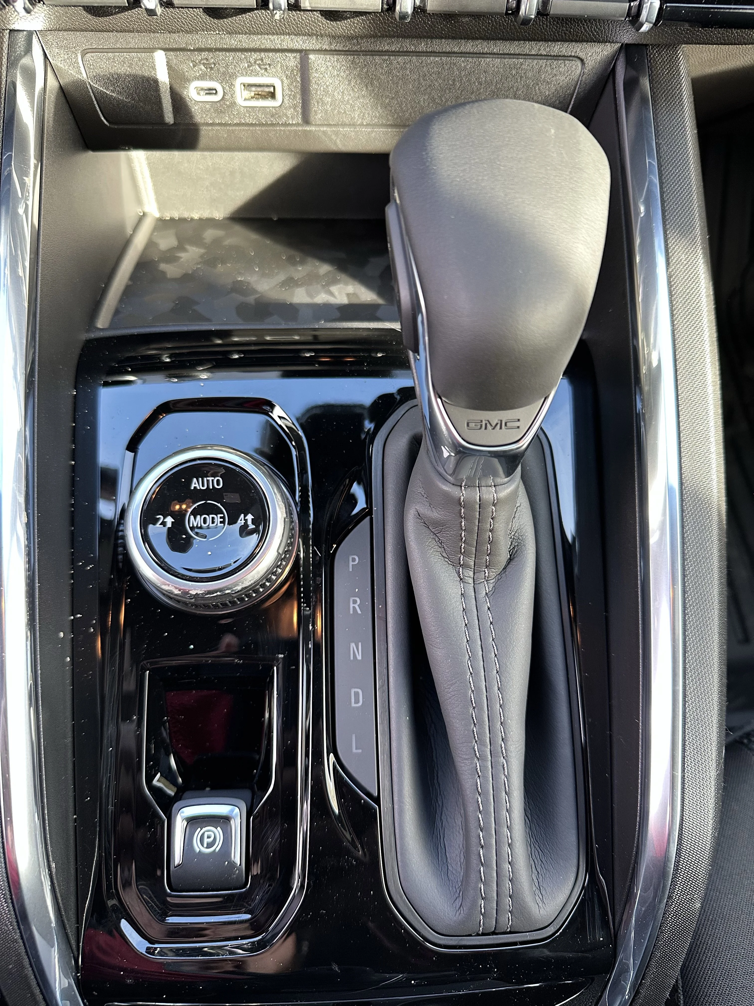 New 2026 Onyx Black GMC Elevation image 14