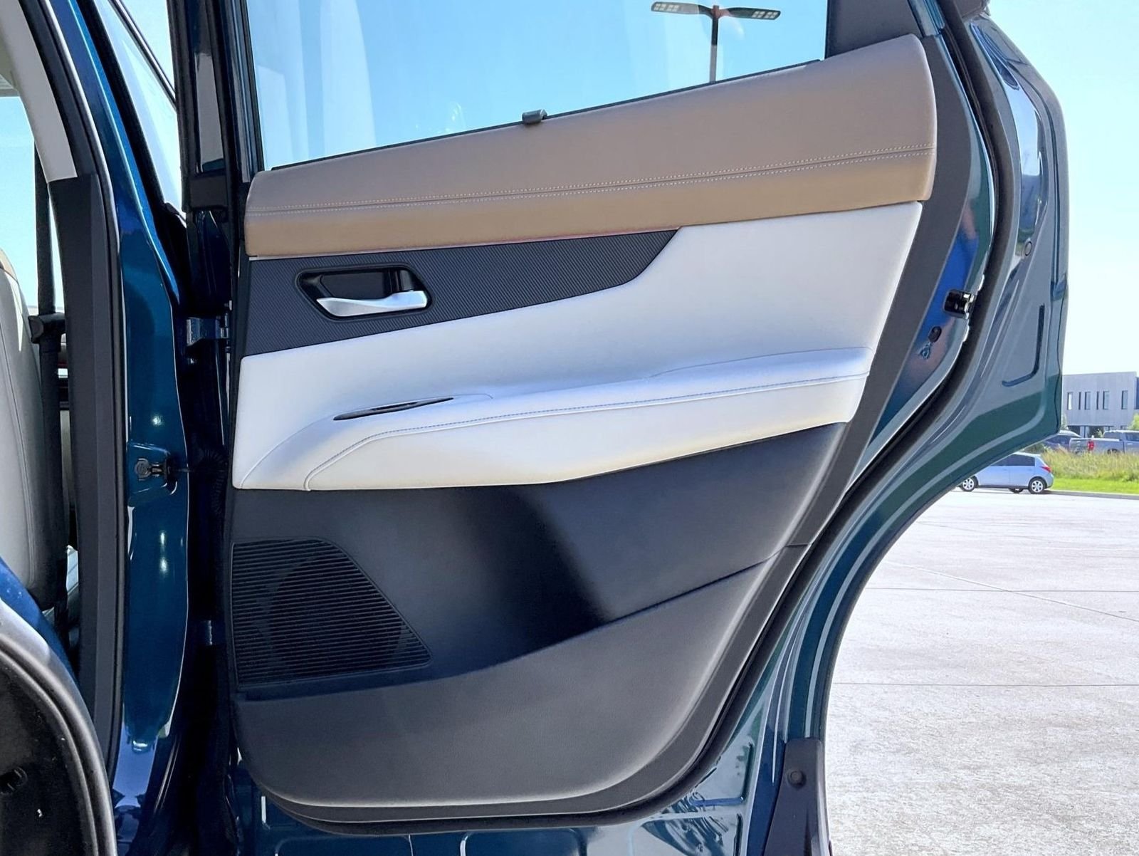 New 2027 Aurora Blue Pearl Metallic Nissan Platinum image 18