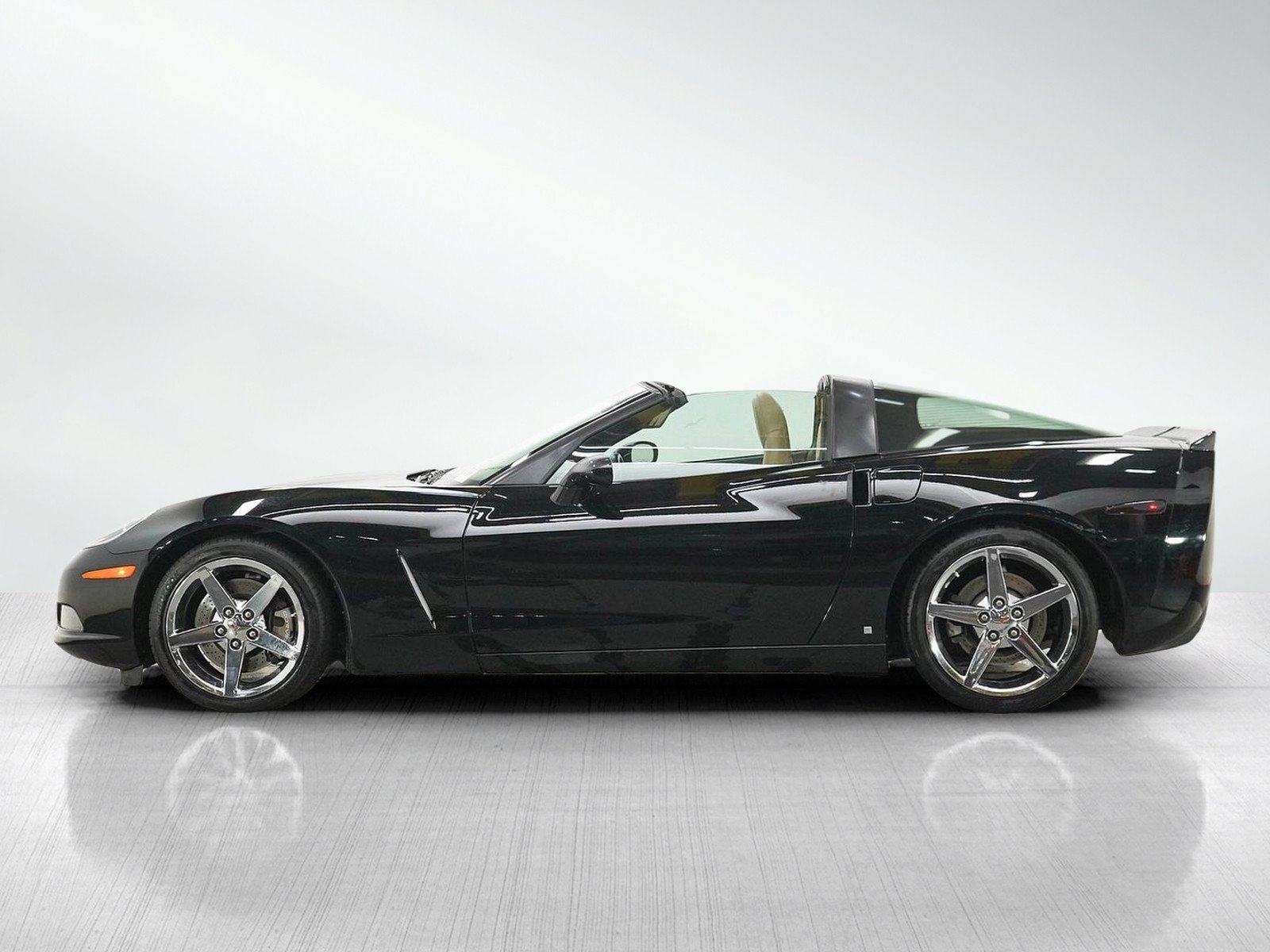 Used 2007 Chevrolet Corvette Base with VIN 1G1YY26U275121345 for sale in White Bear Lake, Minnesota
