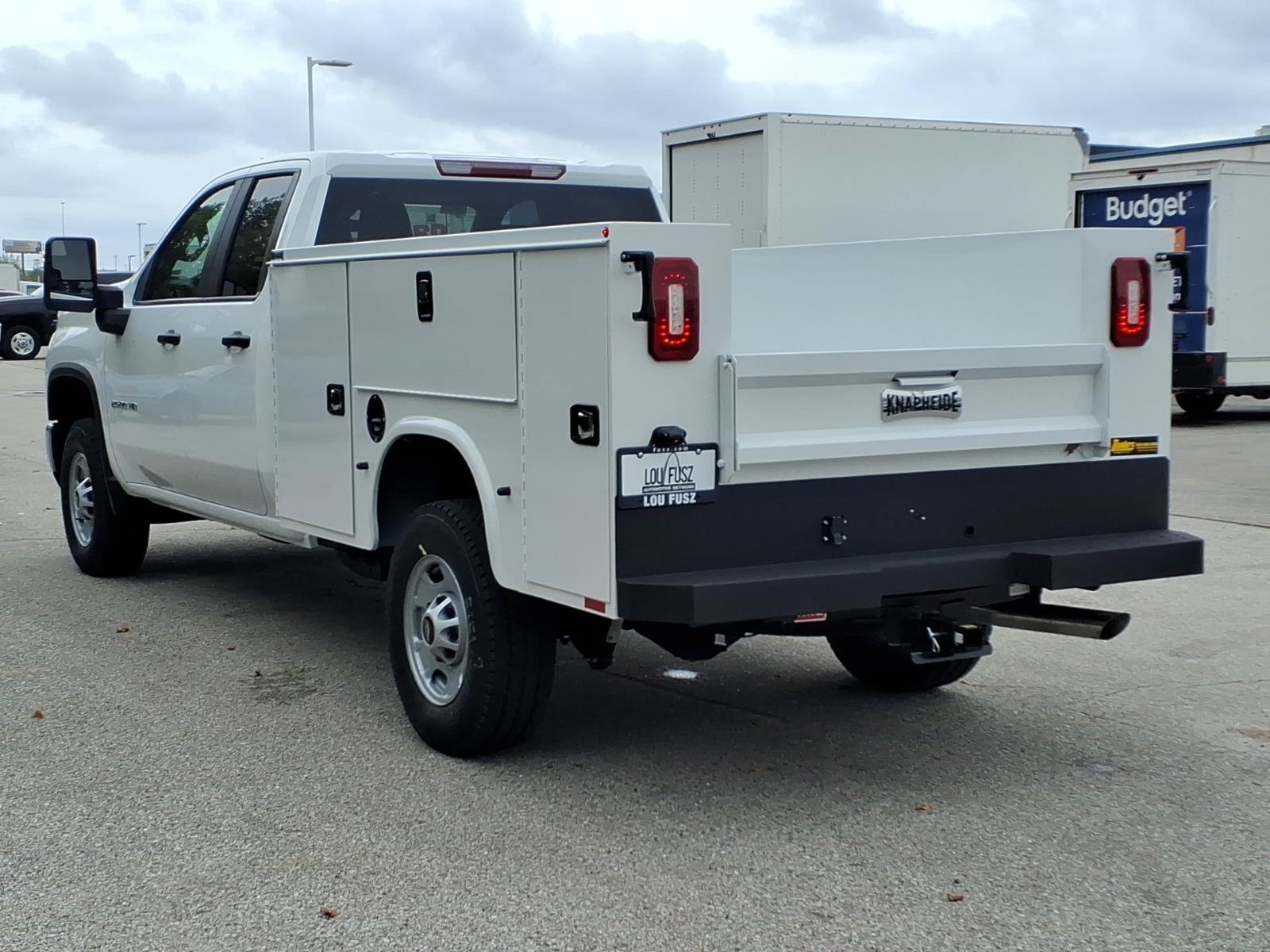 New 2026 Summit White Chevrolet WT image 4