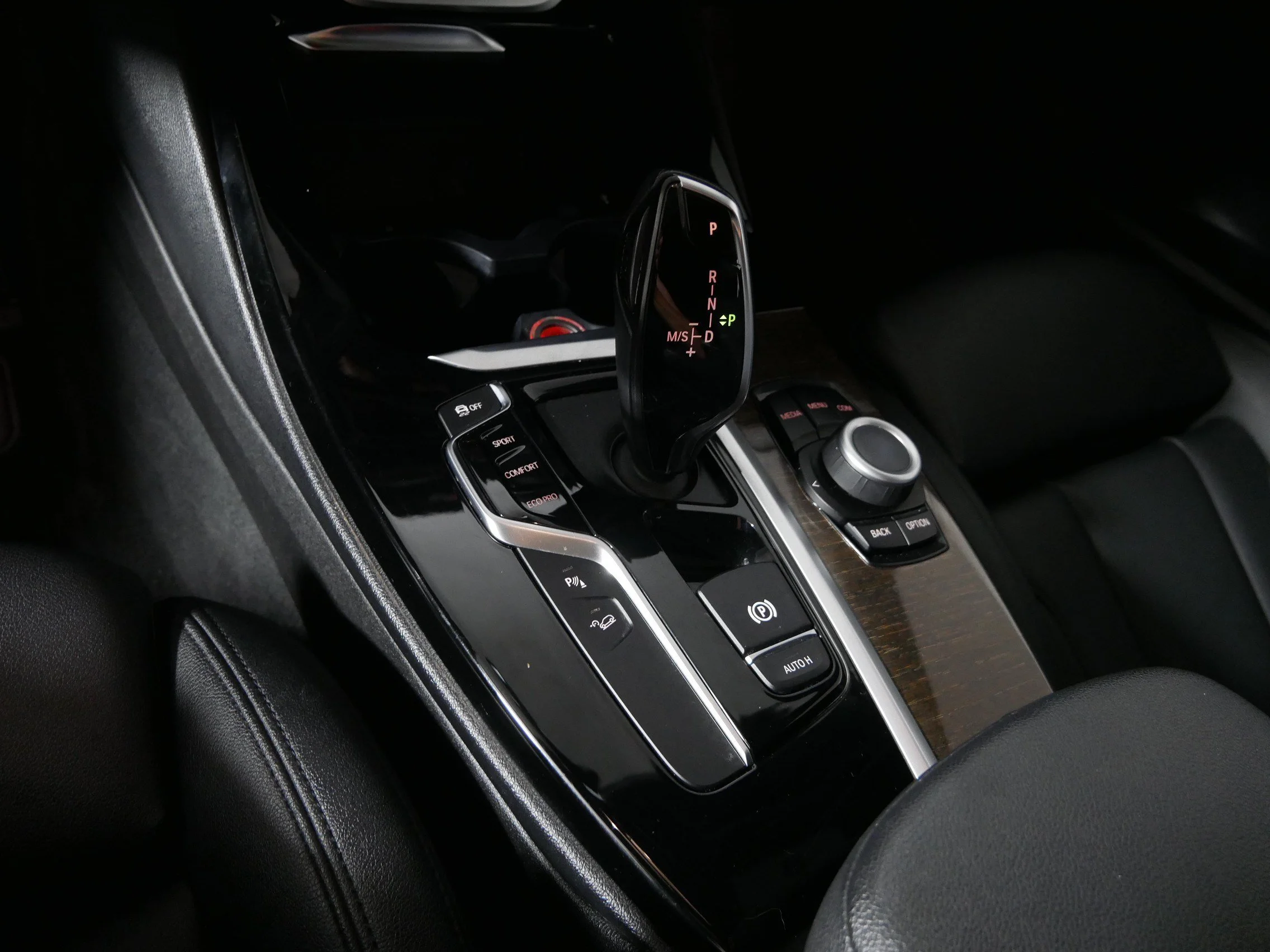 Used 2018 Alpine White BMW xDrive30i image 24