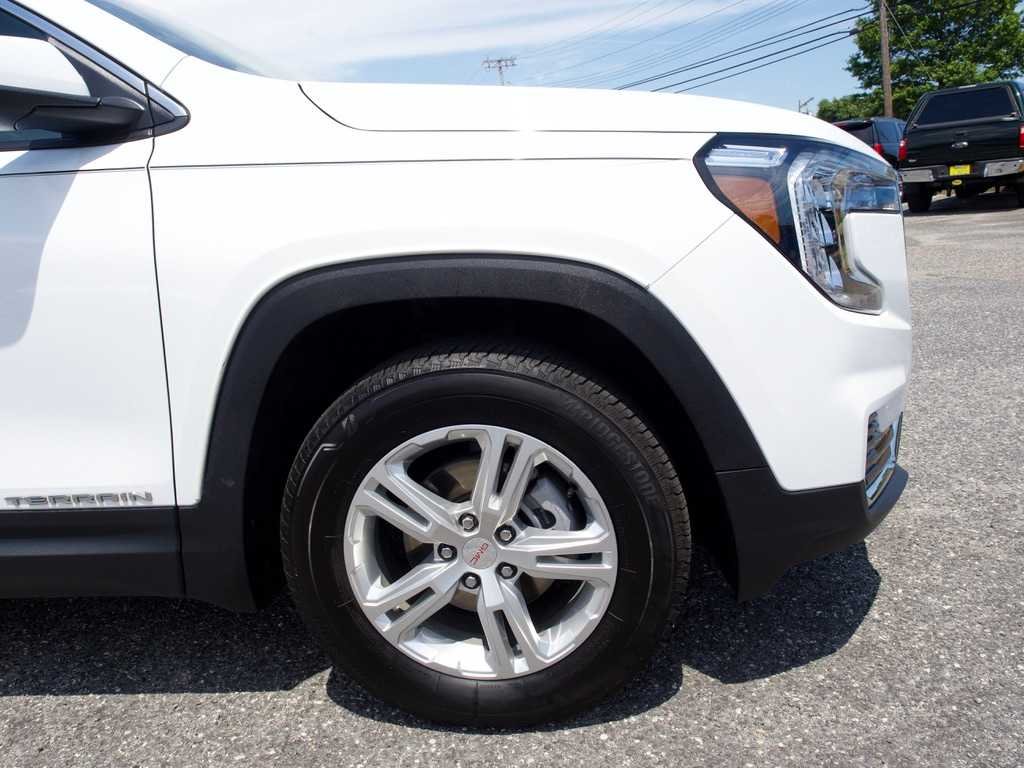 Certified Used 2024 Summit White GMC SLE image 11