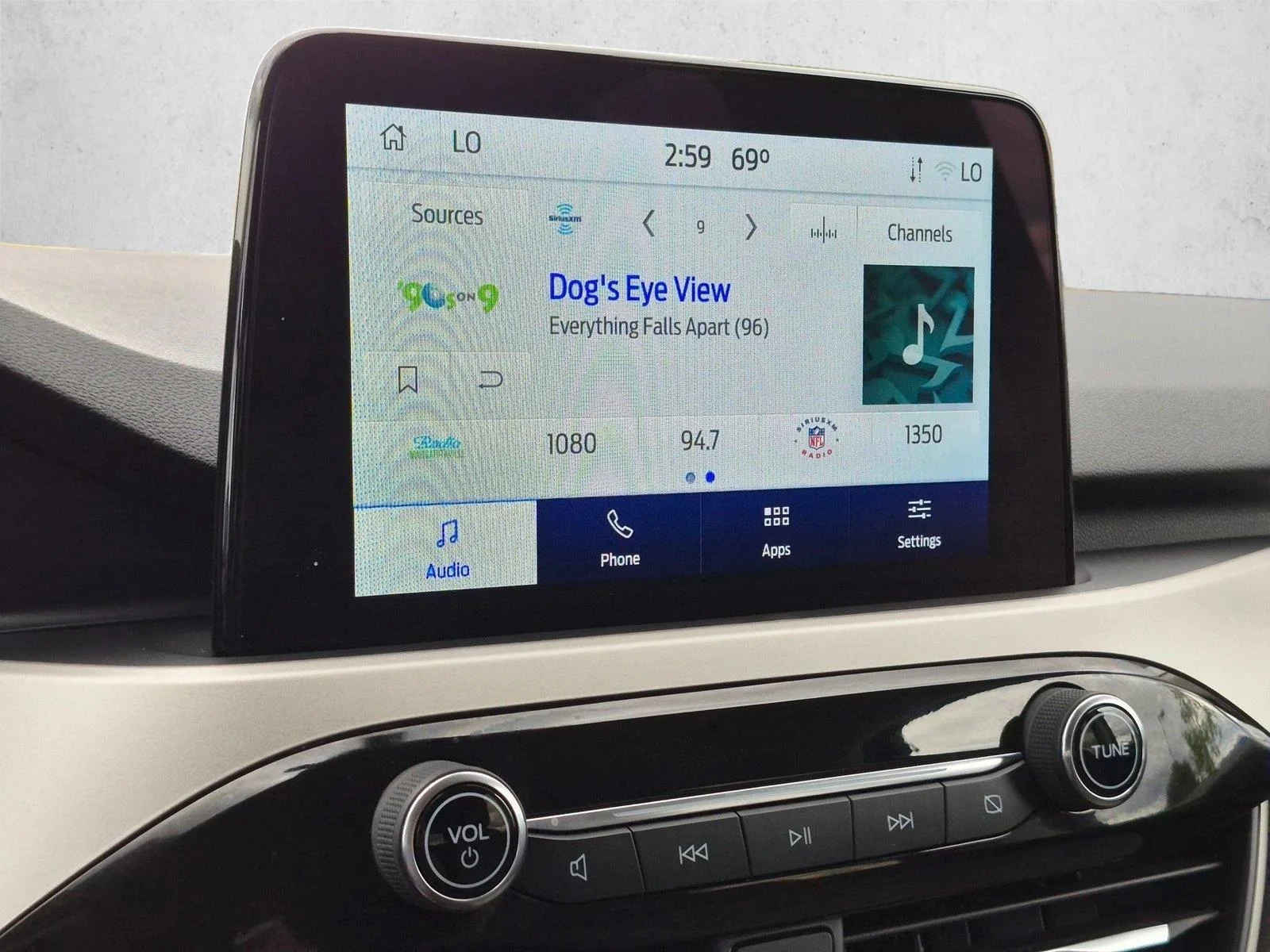 Used 2022 Oxford White Ford SE Hybrid image 12