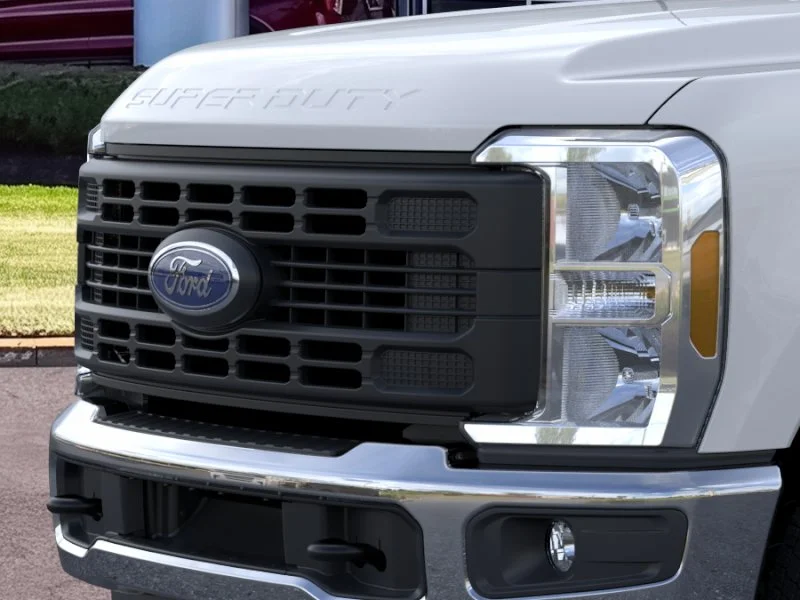 New 2026 Oxford White Ford XL image 17