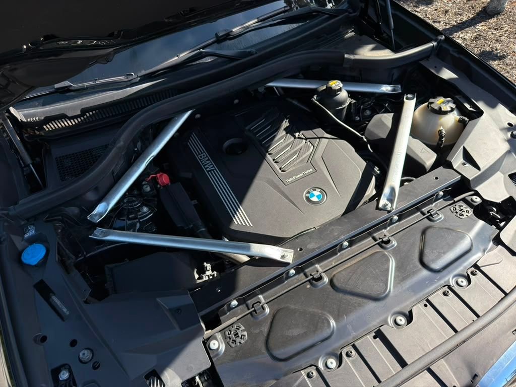 Used 2020 Black BMW xDrive40i image 26