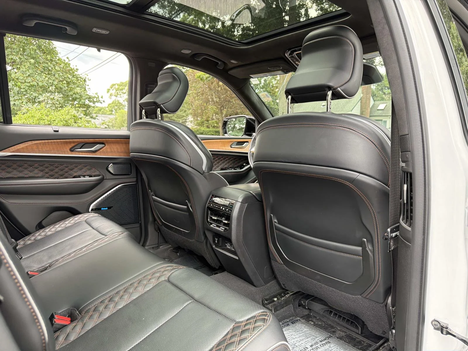 Used 2023 White Jeep Summit Reserve image 19