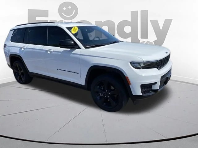 Used 2025 White Jeep Altitude X image 7