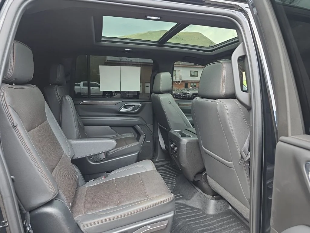 Used 2023 Black Chevrolet High Country image 11