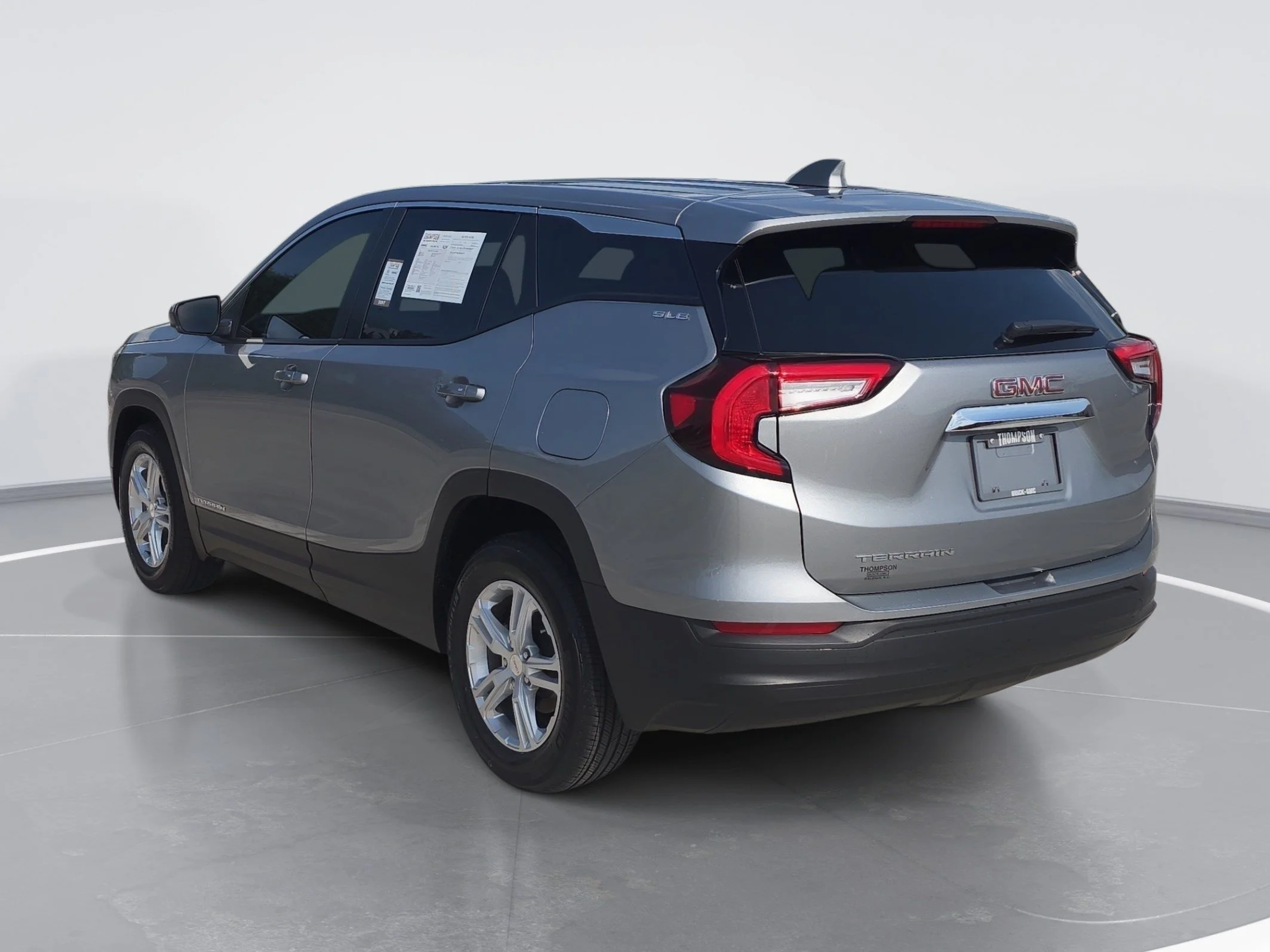 Used 2023 Sterling Metallic GMC SLE image 5