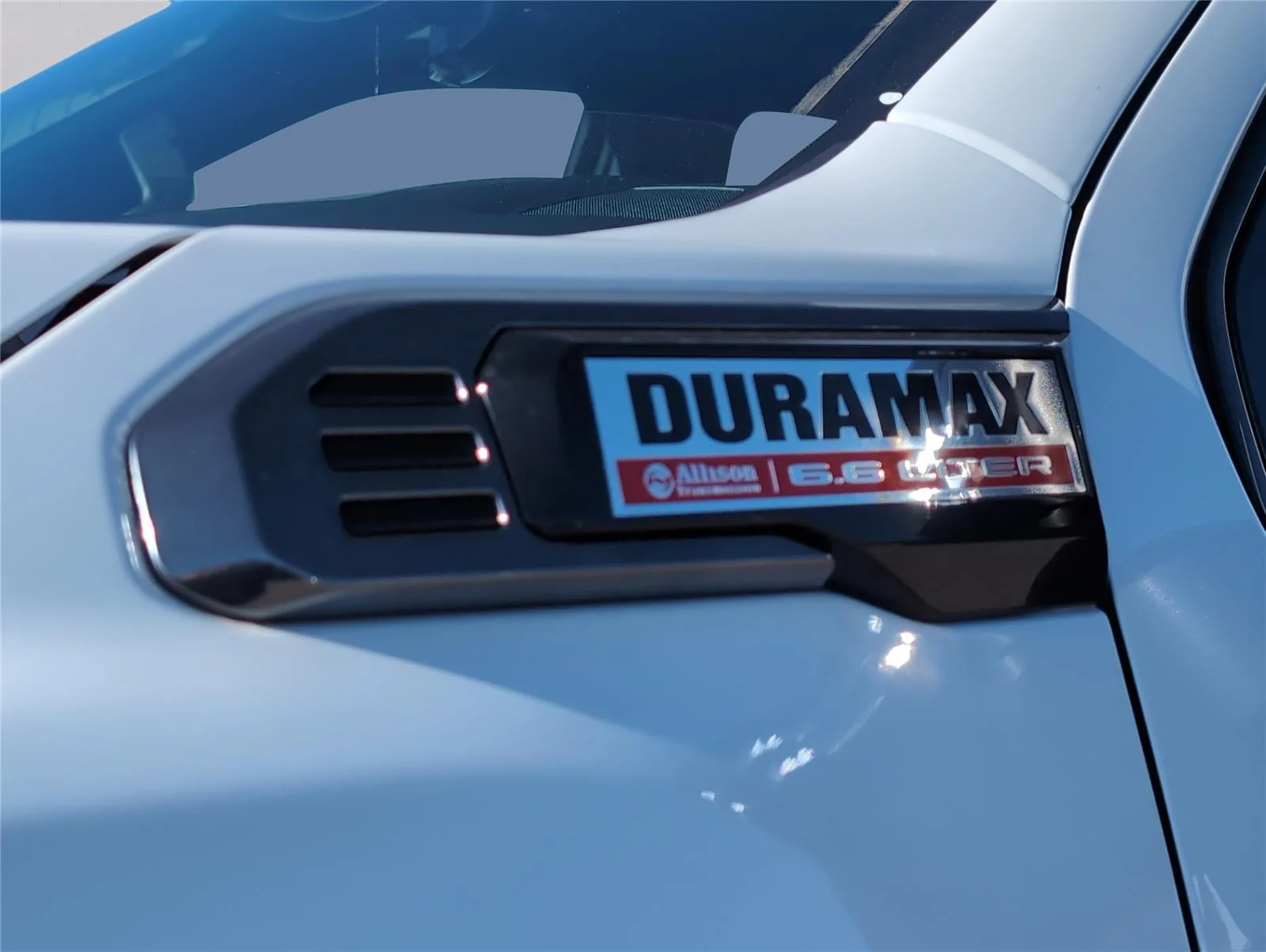 New 2026 Summit White GMC AT4 image 9