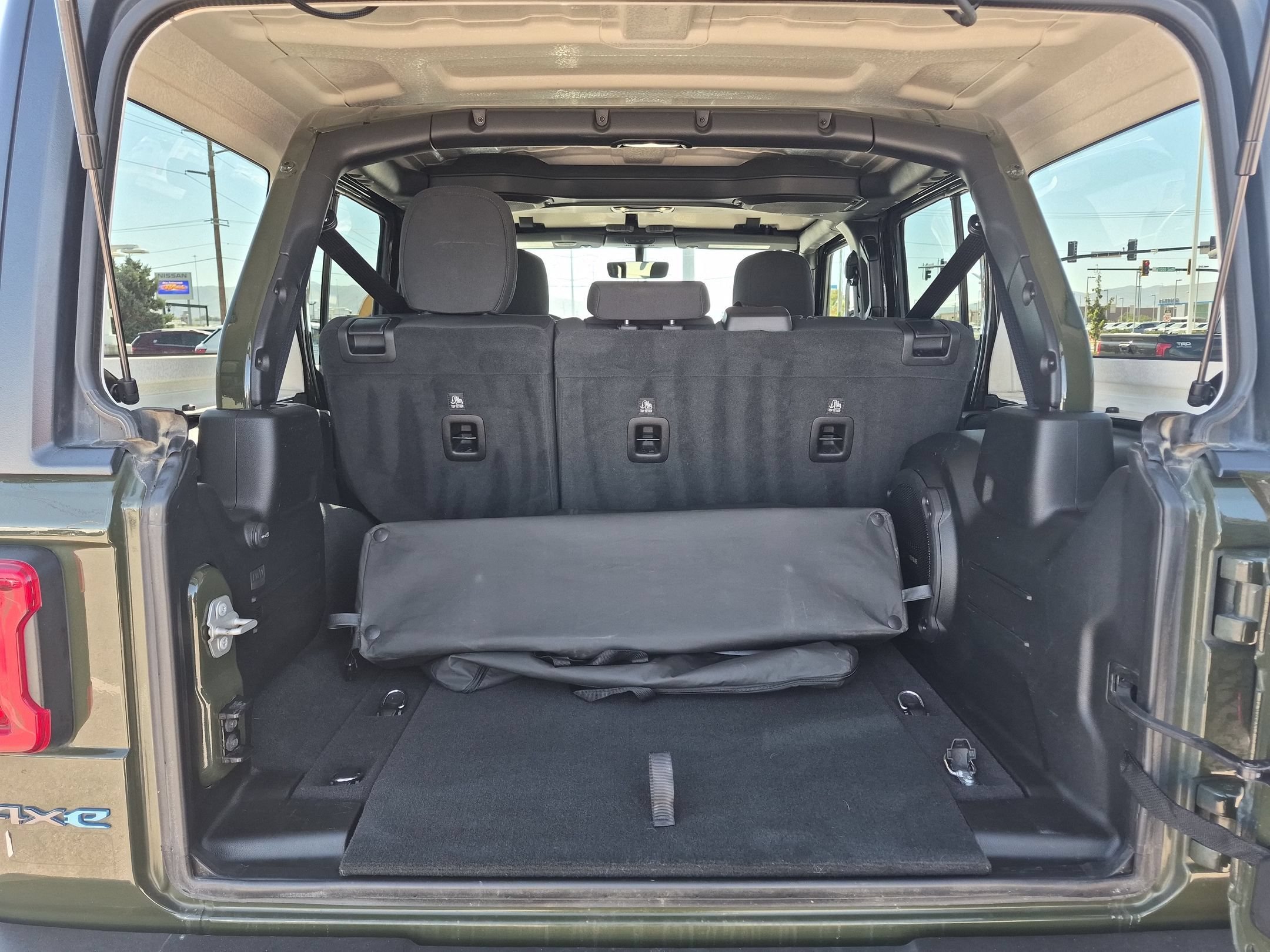 Used 2023 Sarge Green Clearcoat Jeep Rubicon image 28