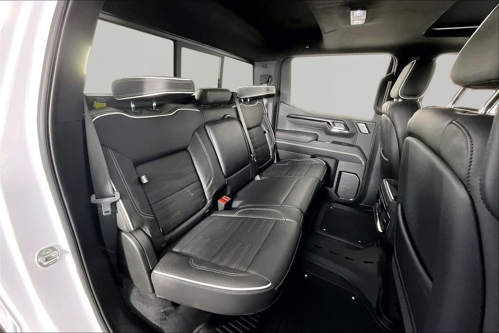 Used 2026 White GMC AT4X image 25