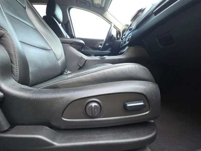 Used 2022 Blue GMC SLT image 20