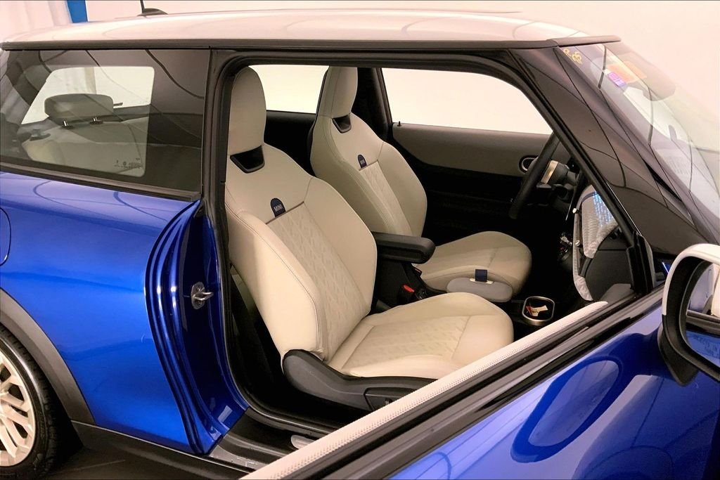 Used 2025 Blazing Blue Metallic MINI  image 6