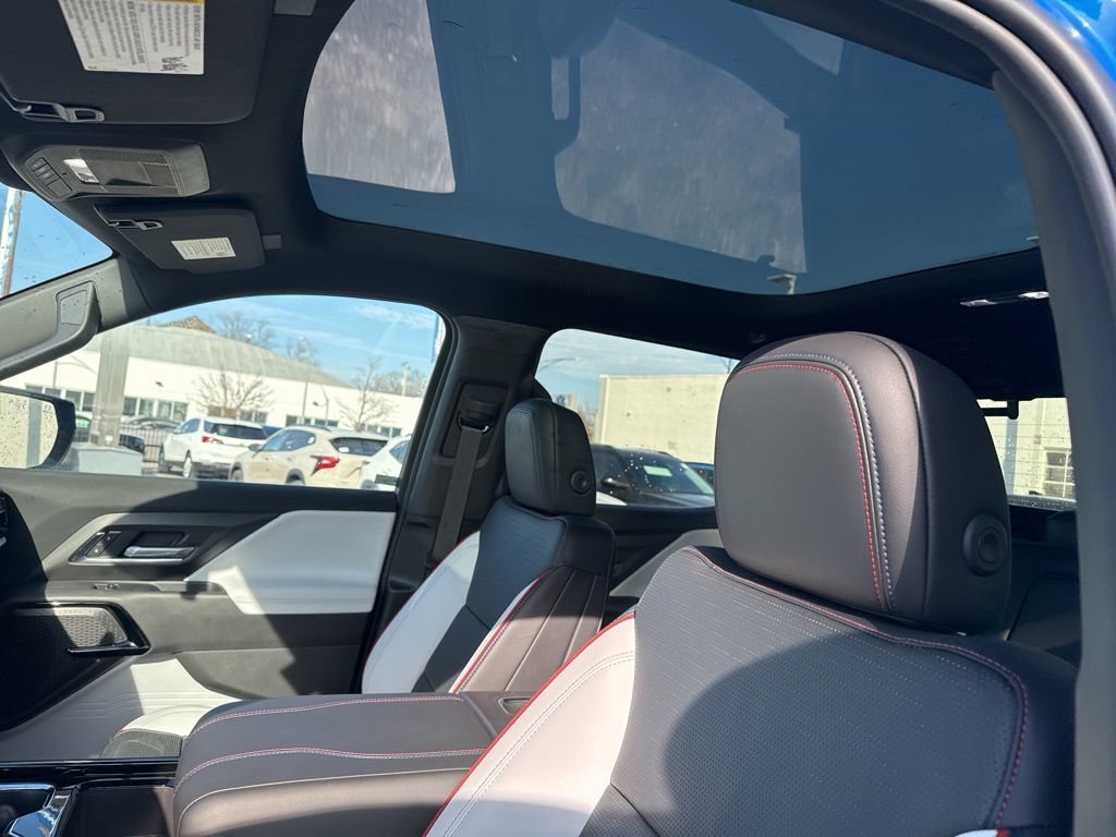 2025 Chevrolet Silverado EV RST - Photo 11