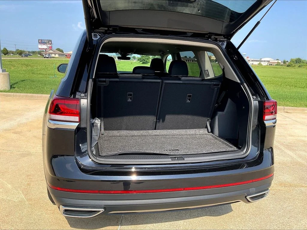 New 2026 Black Volkswagen SE image 16