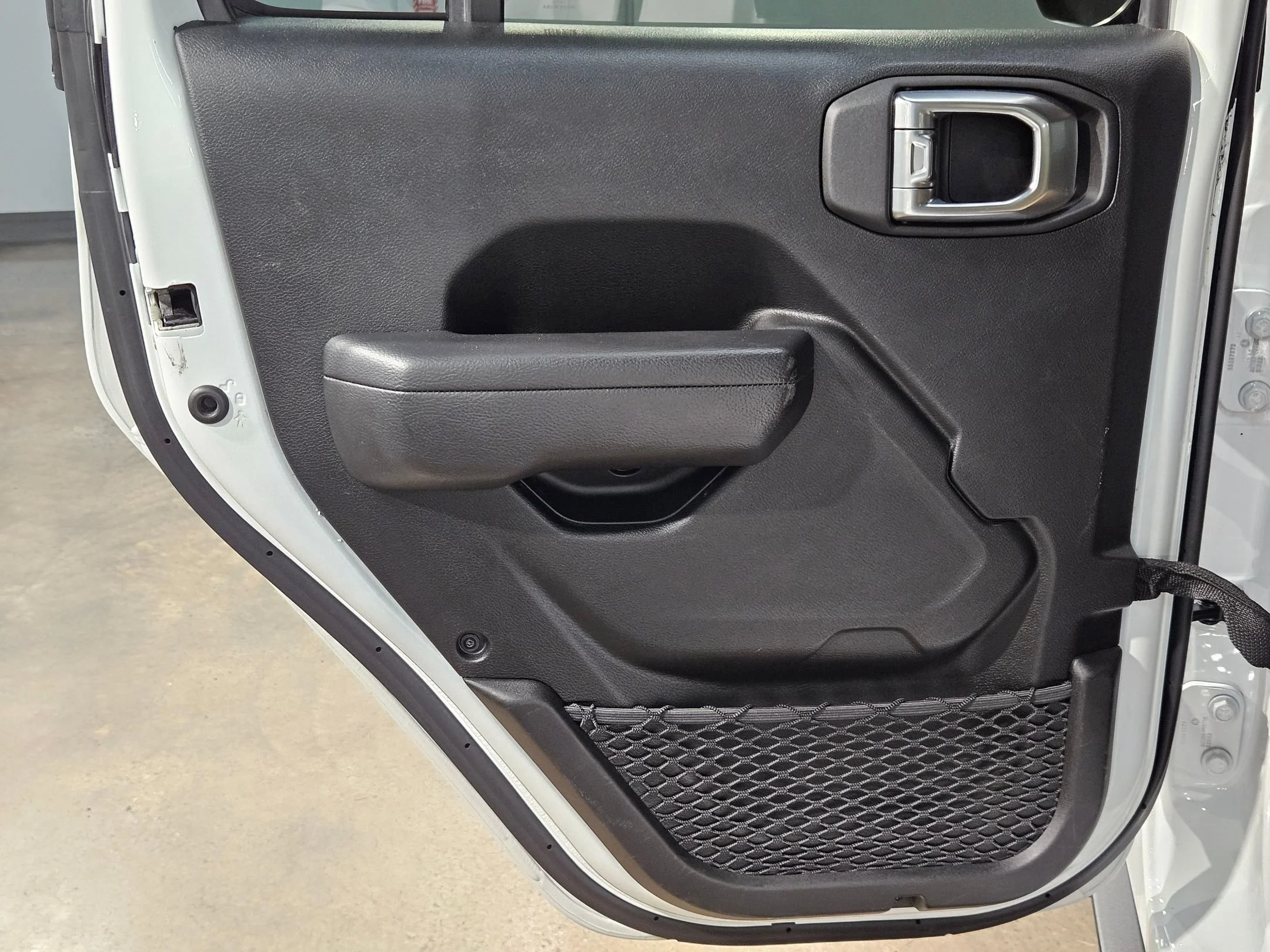 Used 2023 Bright White Clearcoat Jeep Sport S image 33